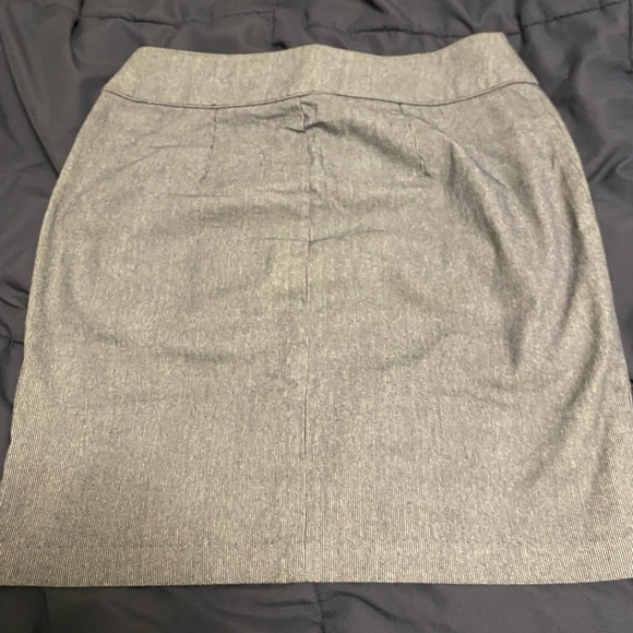 Short pencil skirt - Picture 4 of 5